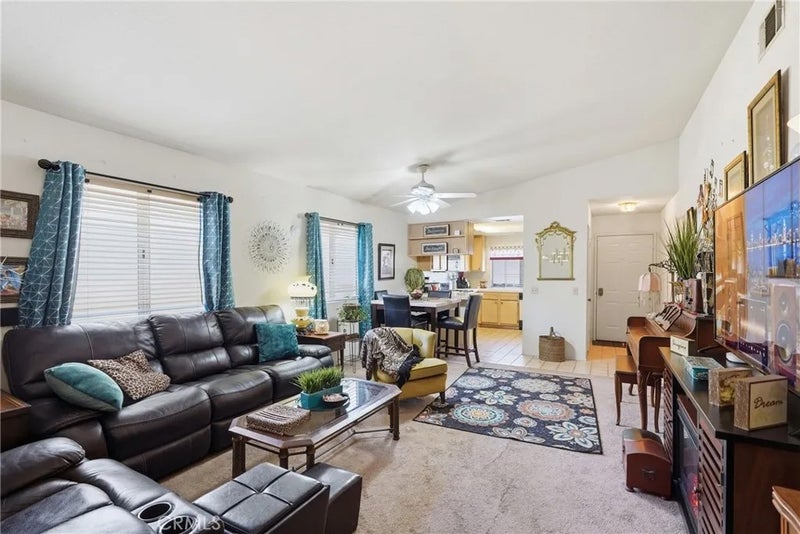 28042 CALLE VALLARTA