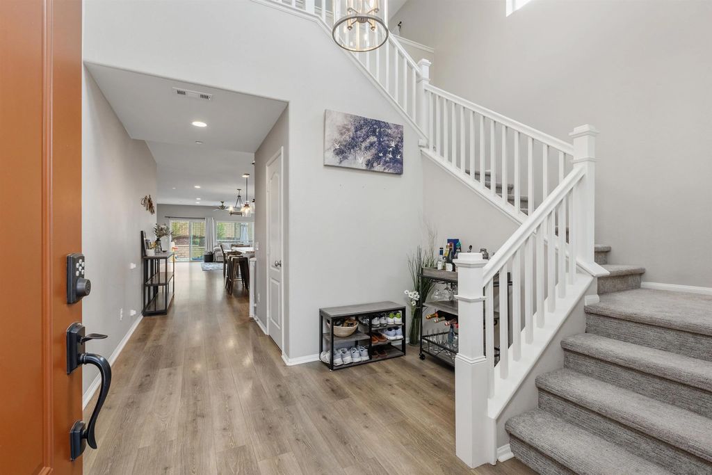 Photo of 536 Ventasso Way, Fallbrook, CA 92028 (MLS # 260005772)