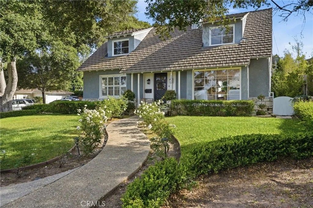 Photo of 3932 Via Nivel, Palos Verdes Estates, CA 90274 (MLS # PV26073977)