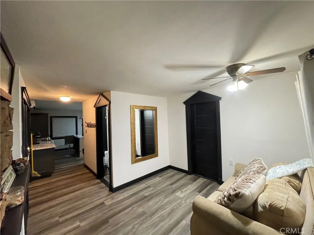 402 Holmes