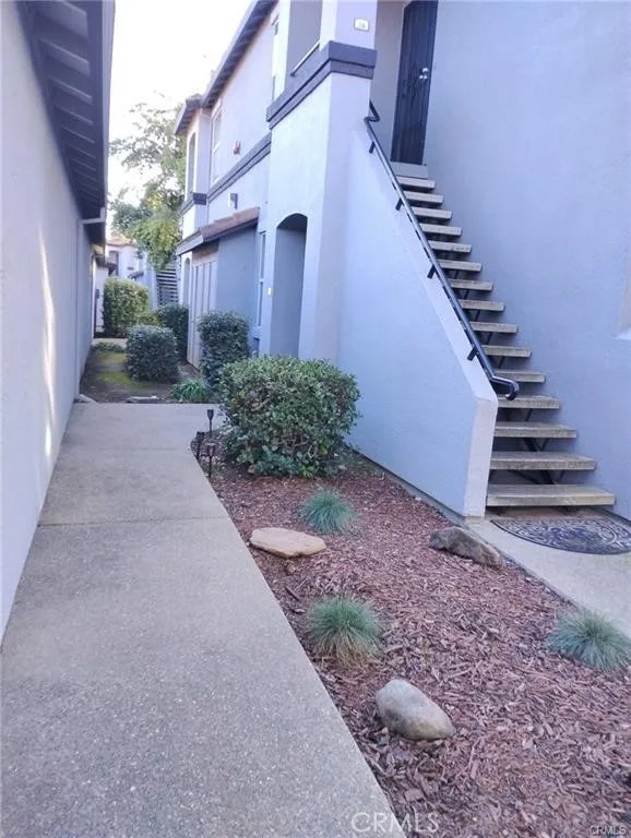 5201 Laguna Oaks 27