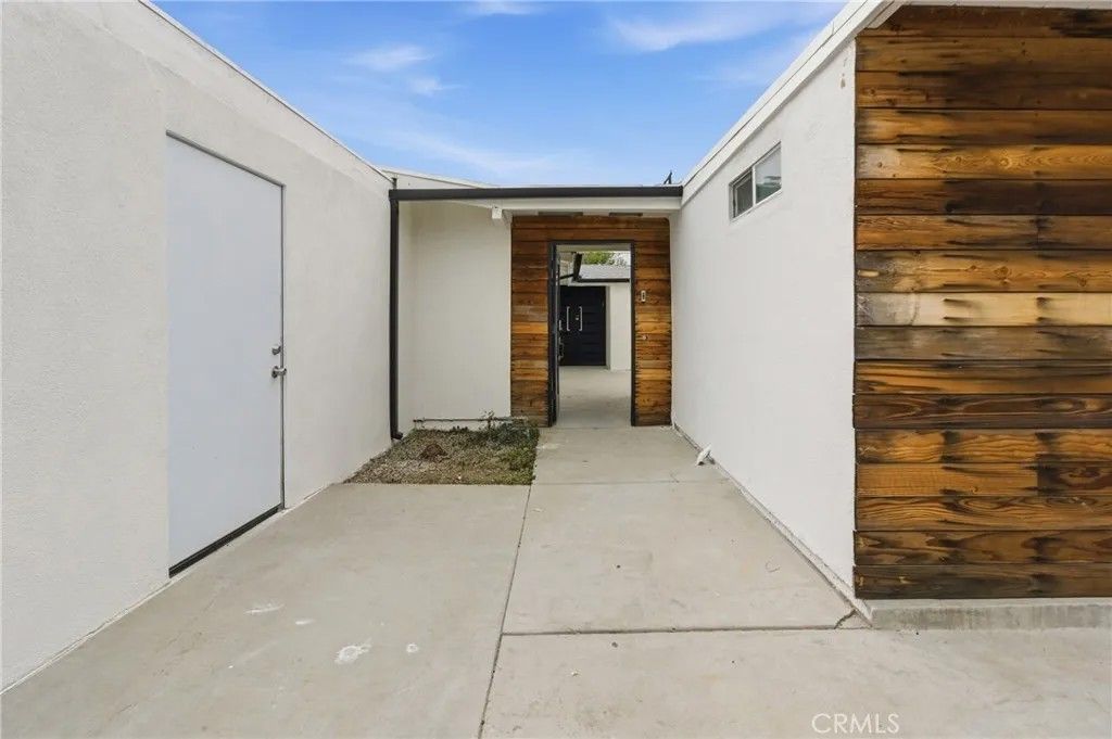 Photo of 20547 Kittridge Street, Winnetka, CA 91306 (MLS # SR26039074)