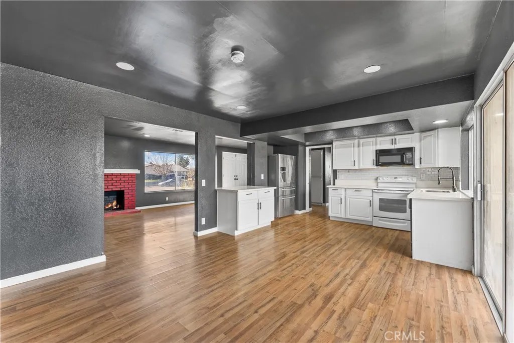 21449 Applewood