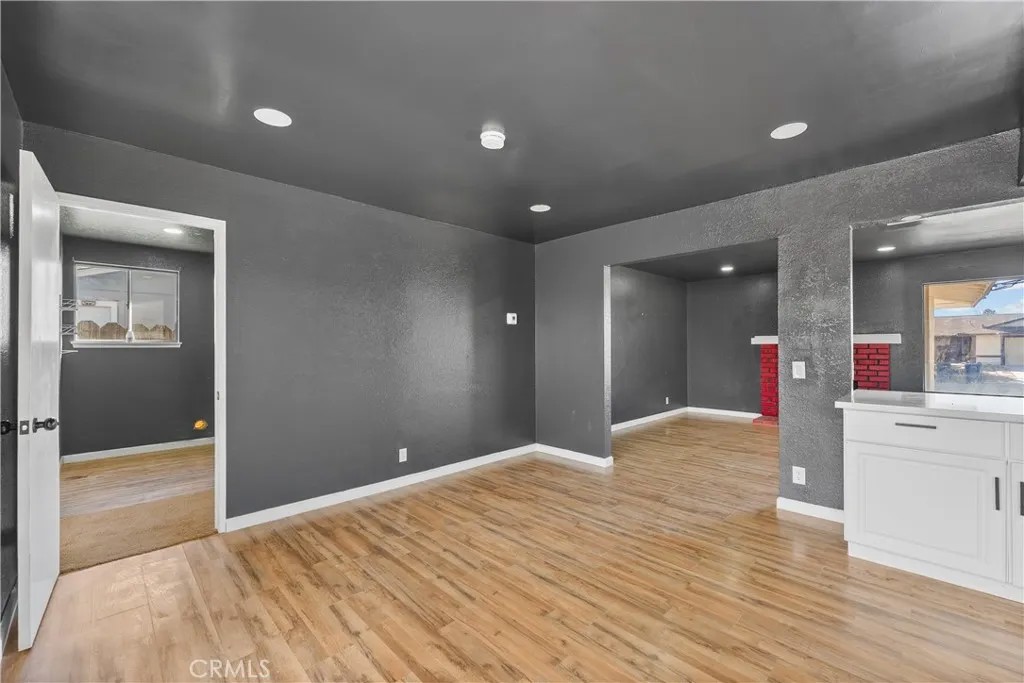 21449 Applewood
