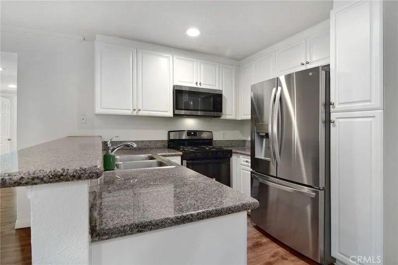 5525 Canoga Avenue 124