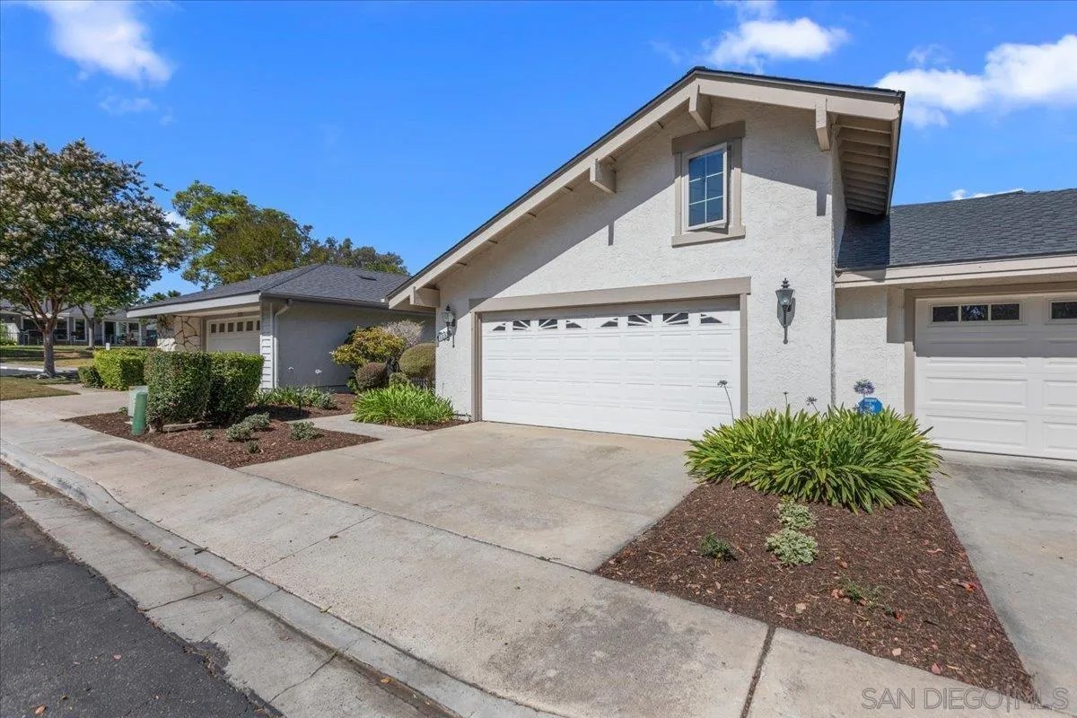 1233 Camino Del Lago