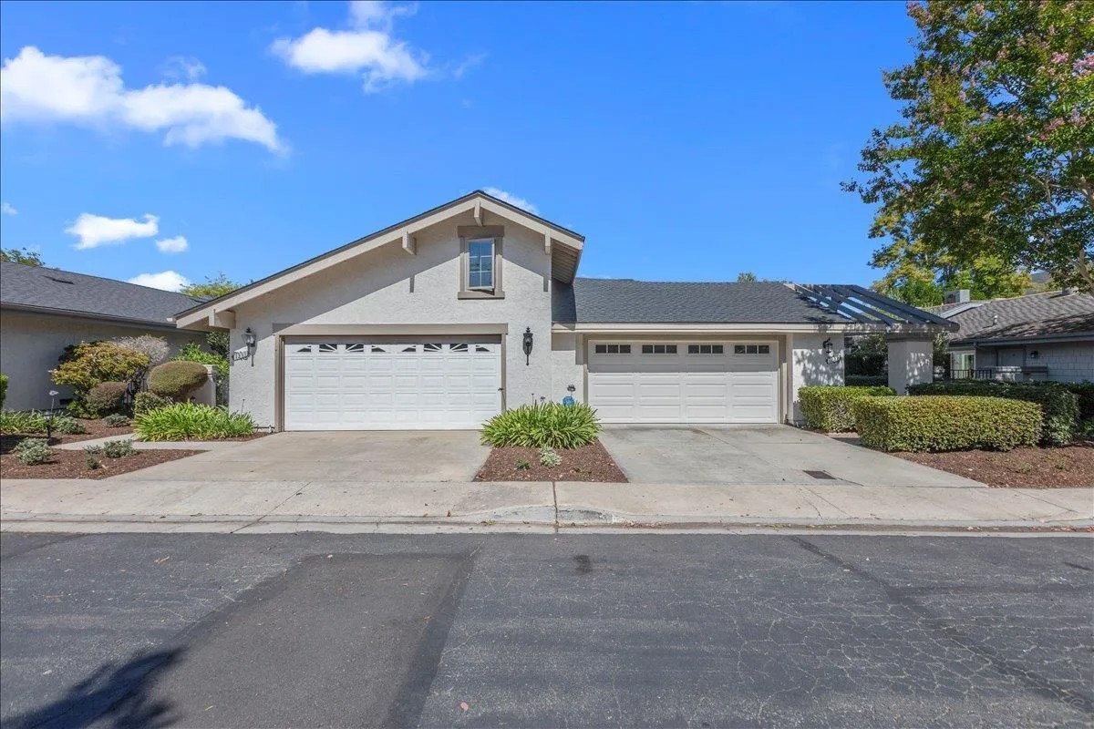1233 Camino Del Lago