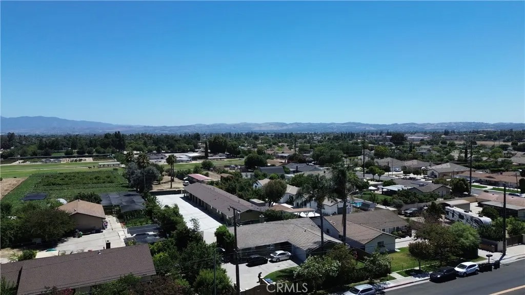 1387 W Francis