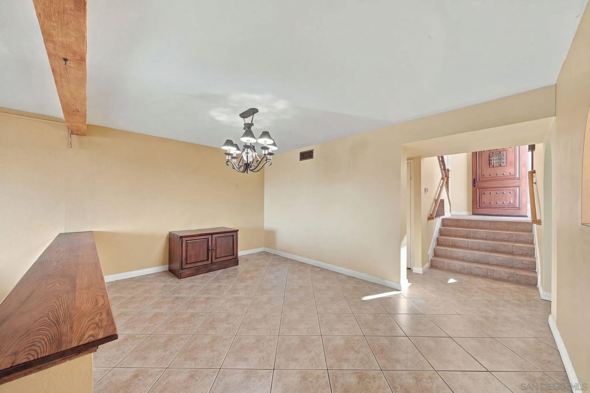 4878 Tinasa Way