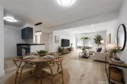 Photo of 18620 Hatteras Street #169, Tarzana, CA 91356 (MLS # SR26115414)