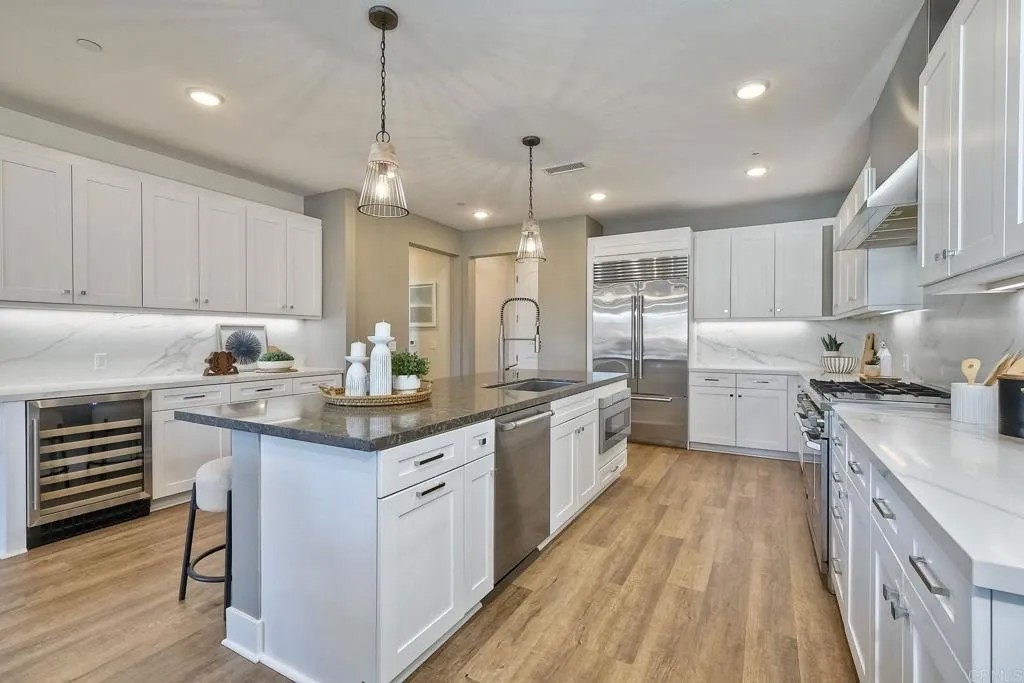 800 Grand Avenue 205