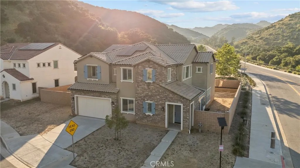 8327 N Mariposa Court