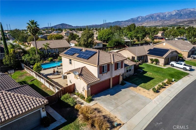1285 Larkspur