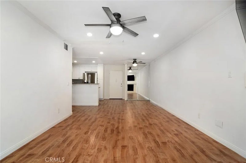 5525 Canoga Avenue 124