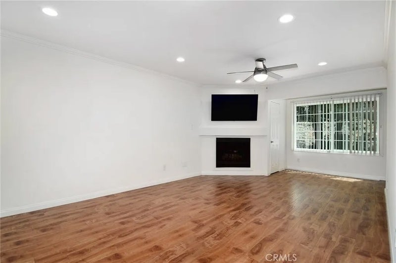 5525 Canoga Avenue 124