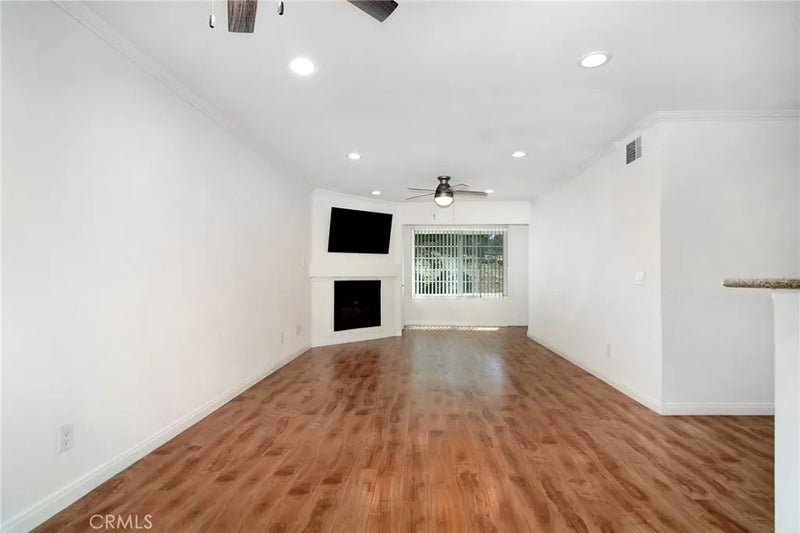 5525 Canoga Avenue 124