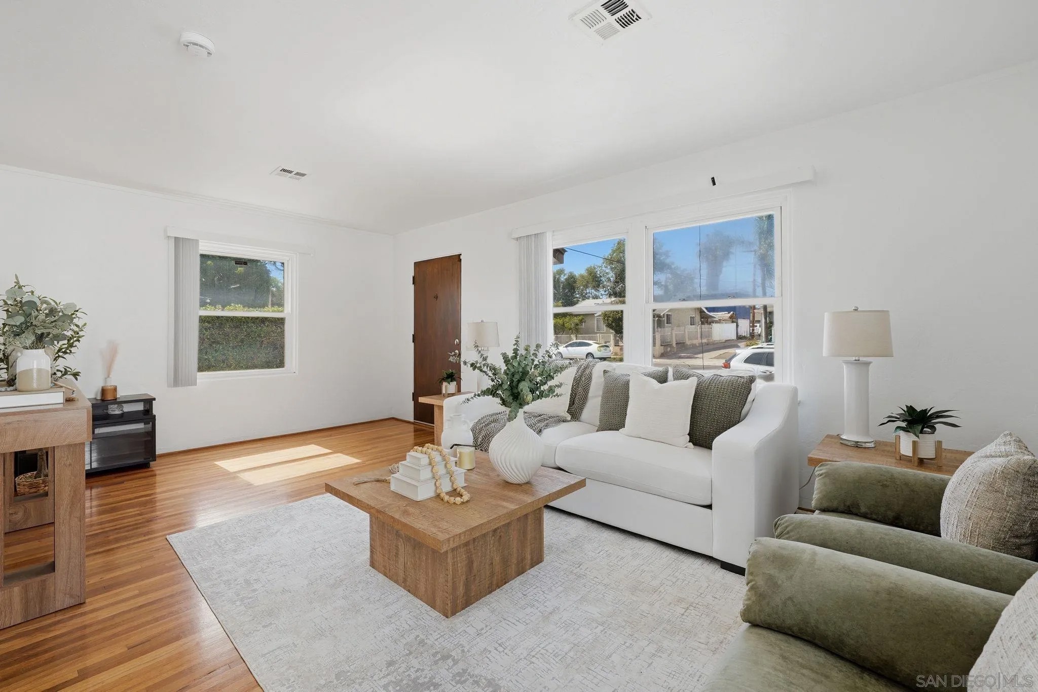 4077 Myrtle