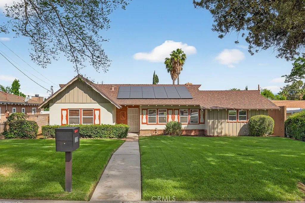 Photo of 1120 W Crescent Ave, Redlands, CA 92373 (MLS # IG26083763)