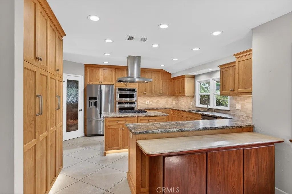 Photo of 1120 W Crescent Ave, Redlands, CA 92373 (MLS # IG26083763)