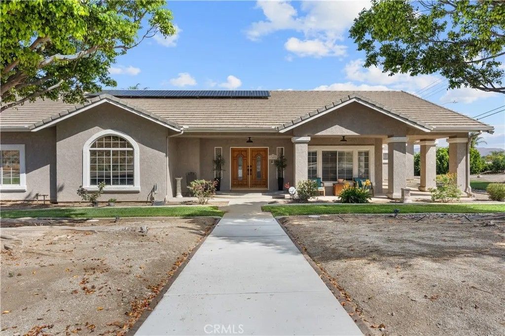 Photo of 17492 Mariposa Avenue, Riverside, CA 92504 (MLS # IV26018182)