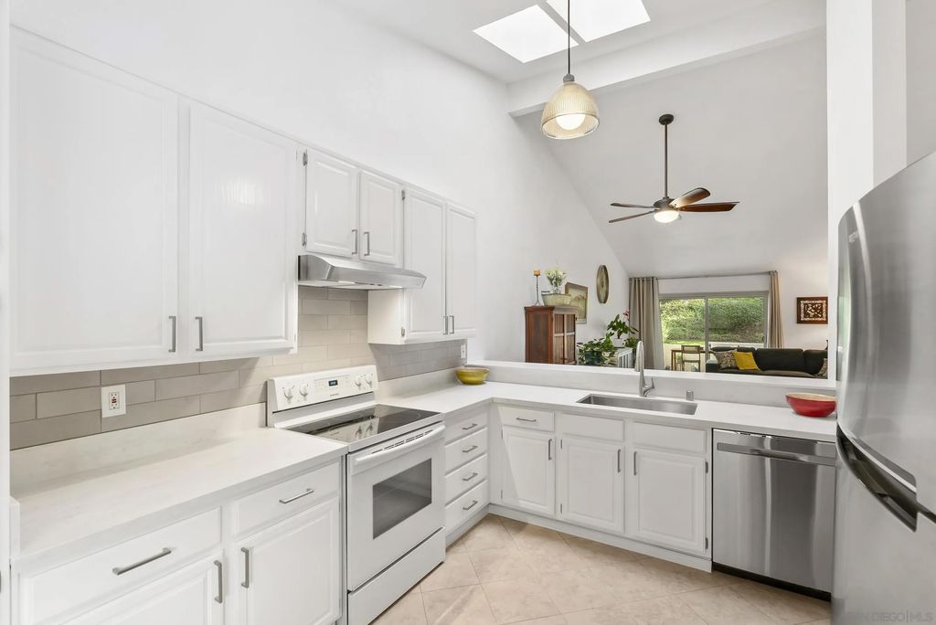 Photo of 17909 Avenida Alozdra, San Diego, CA 92128 (MLS # 250044671)