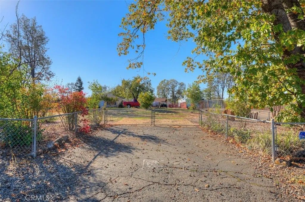 Photo of 86 Sutter Rd, Paradise, CA 95969 (MLS # SN25251549)