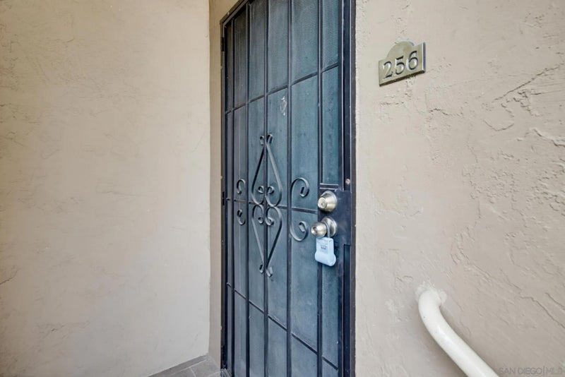 3456 Castle Glen Dr 256