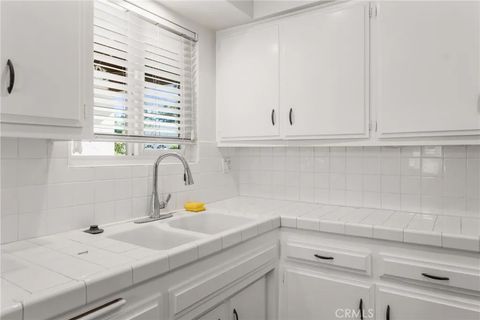 Tiny photo for 2560 Bonita Ave, La Verne, CA 91750 (MLS # CV25246156)