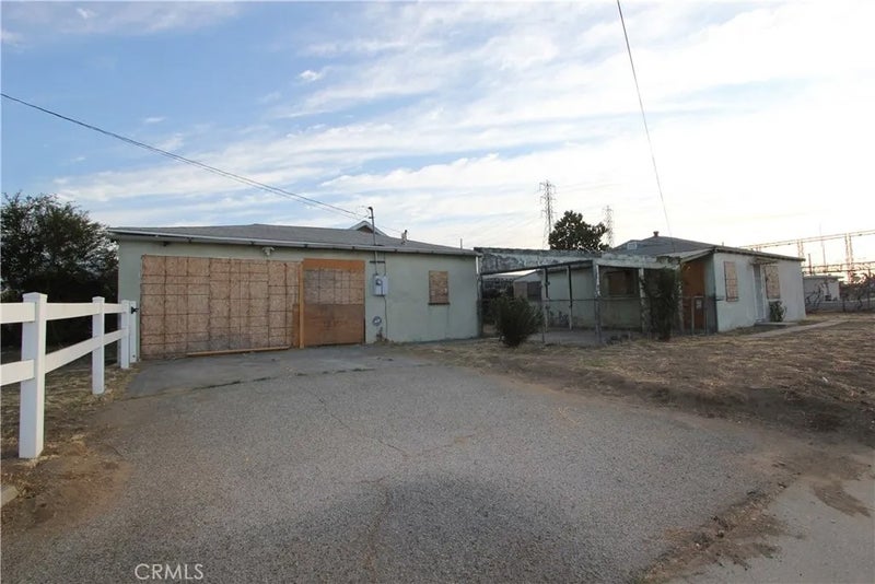 8511 Grand