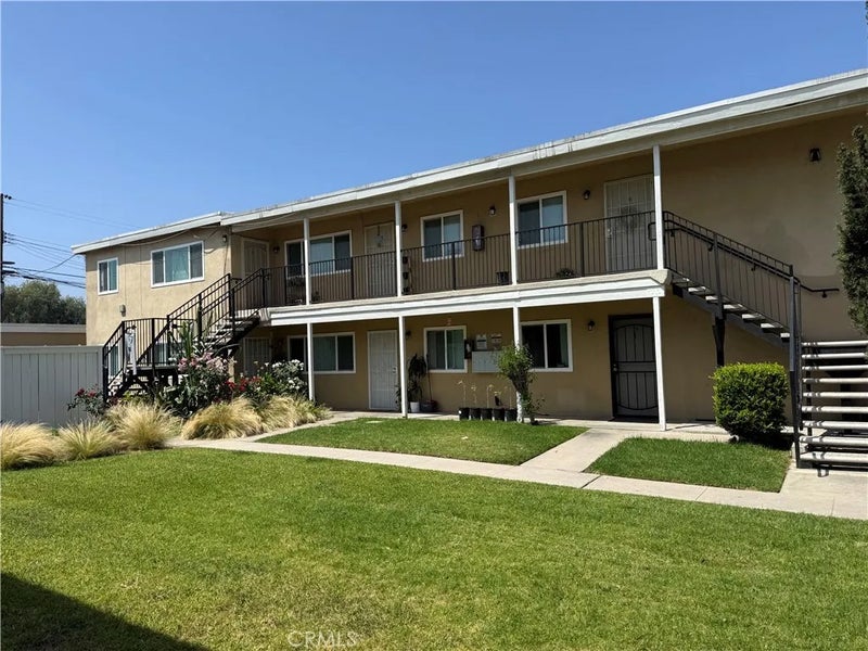 1300 W Valencia