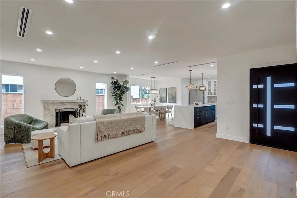 Photo of 6852 Atoll Ave, North Hollywood, CA 91605 (MLS # SR26047148)