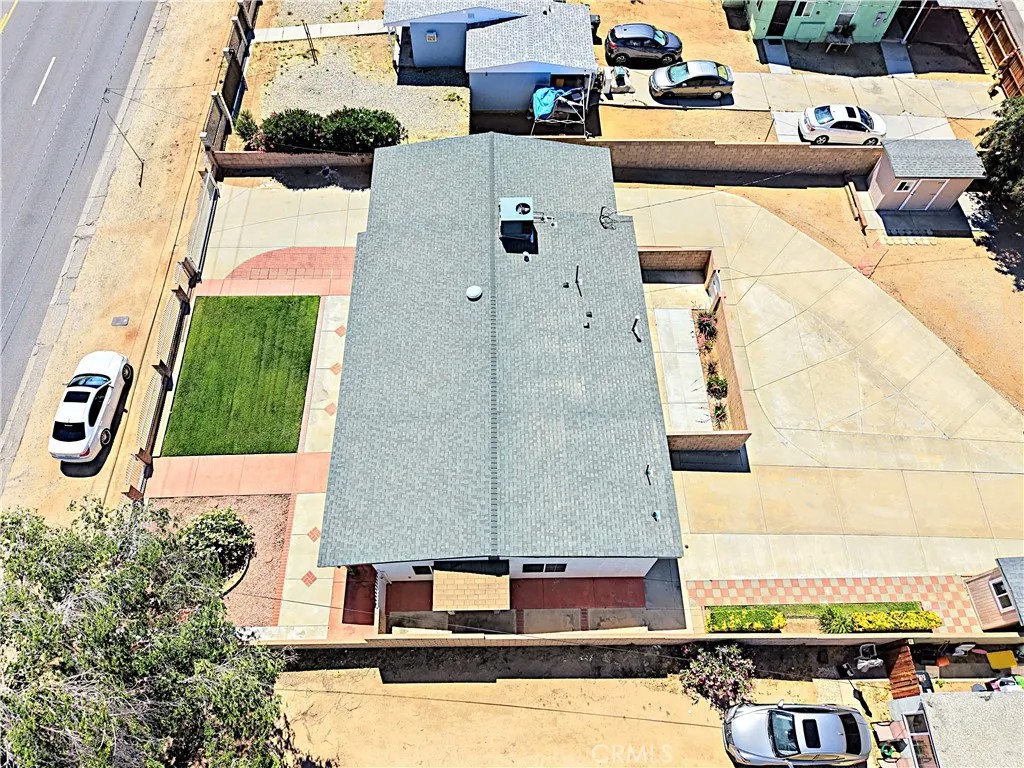 1143 Elizabeth Lake
