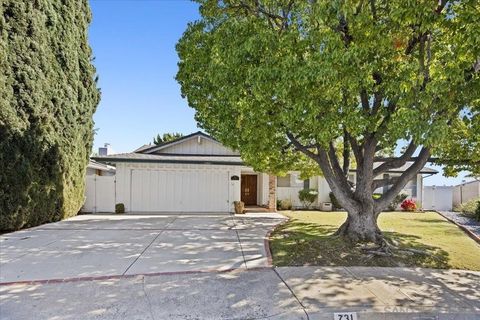 Photo of 731 Wakefield Ct, El Cajon, CA 92020 (MLS # 260002317)
