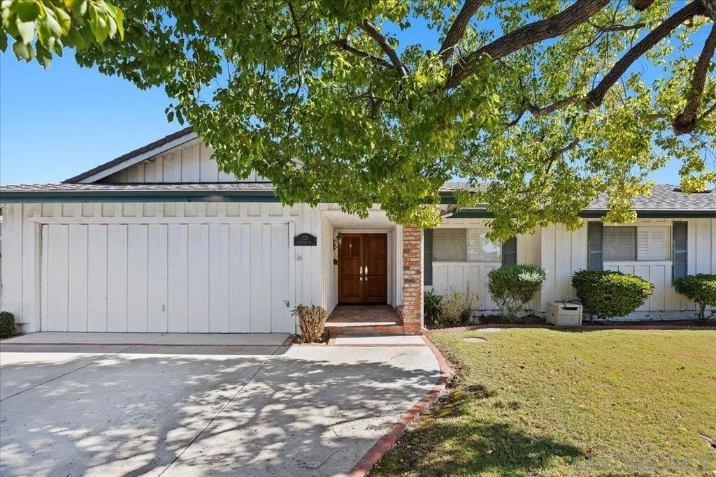 Photo of 731 Wakefield Ct, El Cajon, CA 92020 (MLS # 260002317)