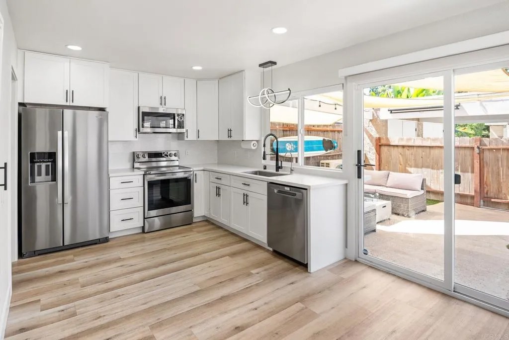 10690 Esmeraldas Drive