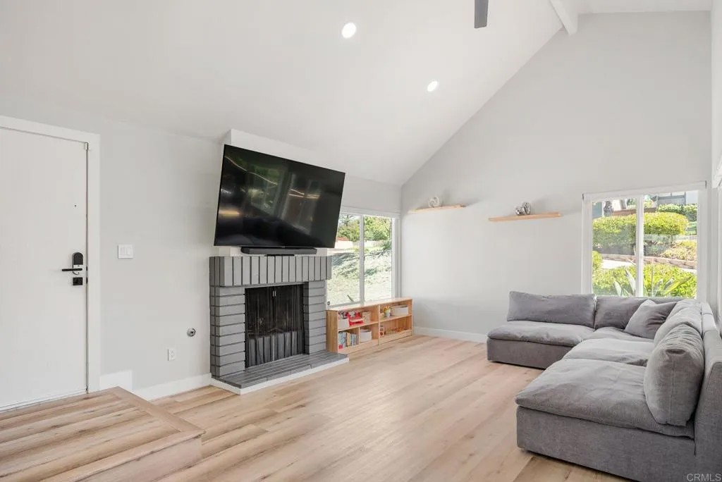 10690 Esmeraldas Drive