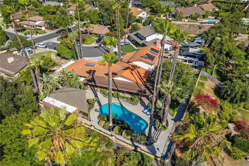 6125 Clarendon Court