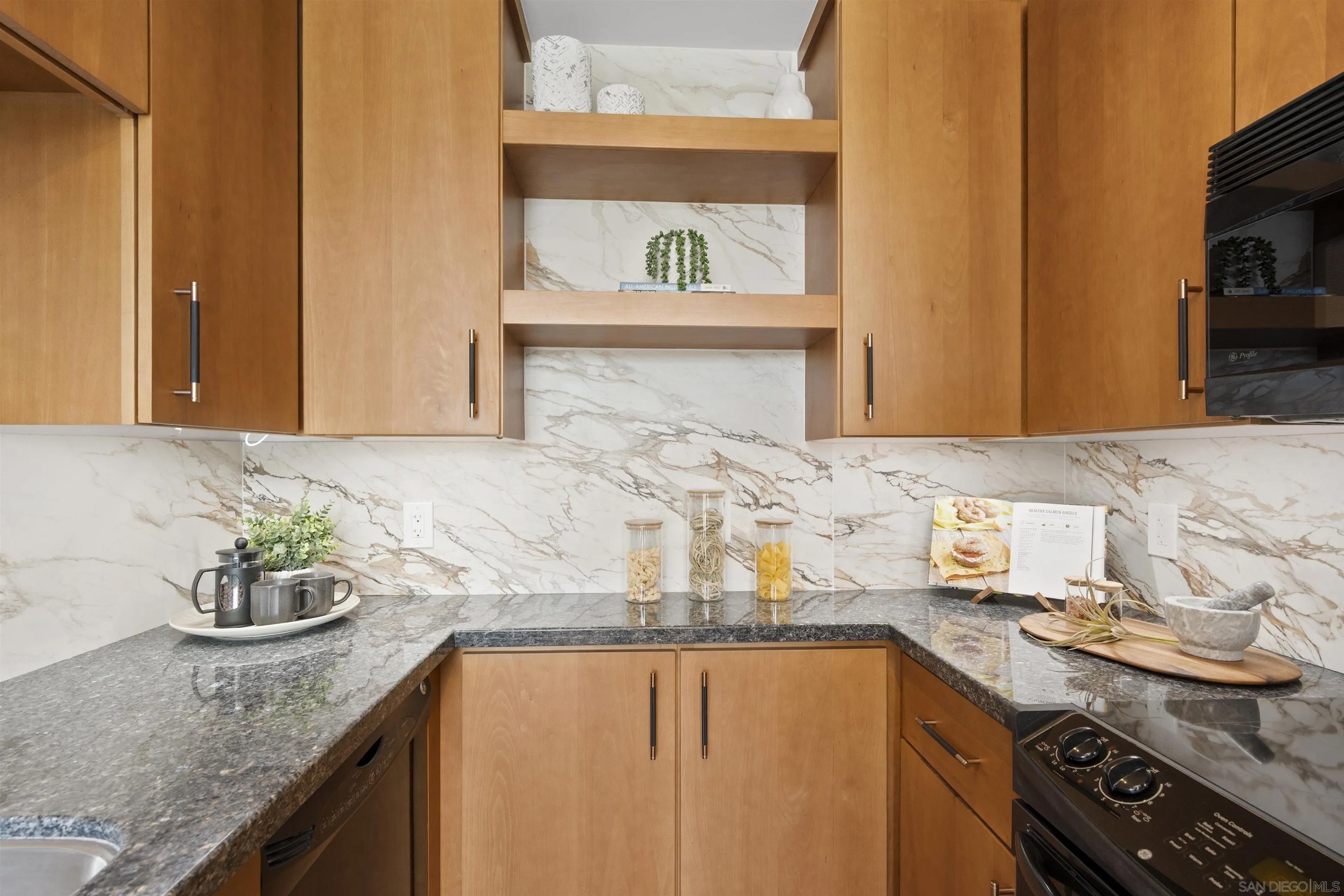 1907 Robinson Ave 309