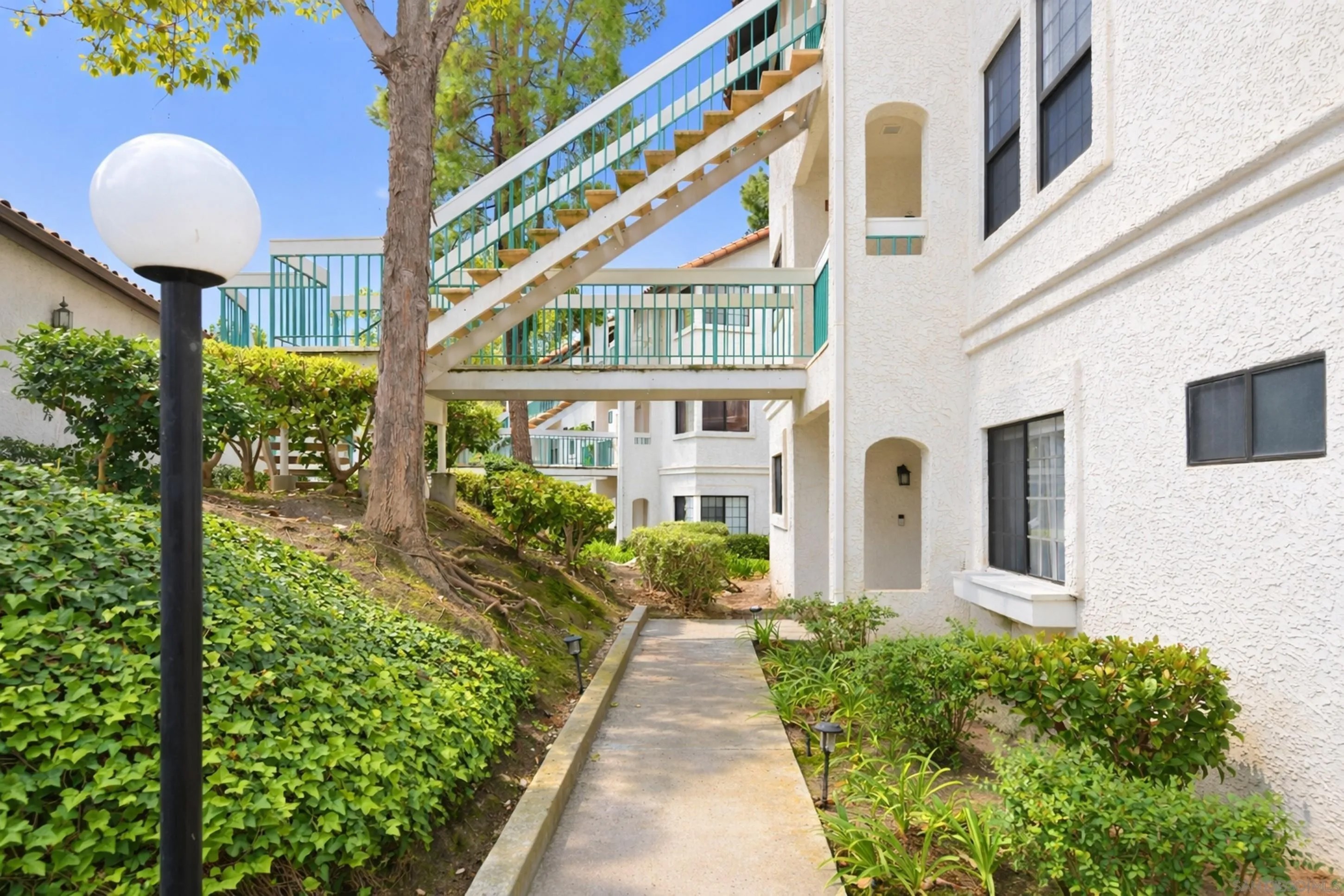 16232 Avenida Venusto B