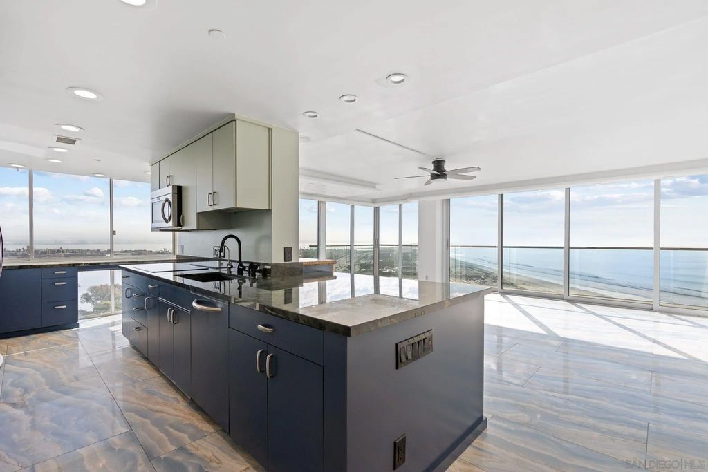 Photo of 1820 Avenida Del Mundo #1504, Coronado, CA 92118 (MLS # 250044099)