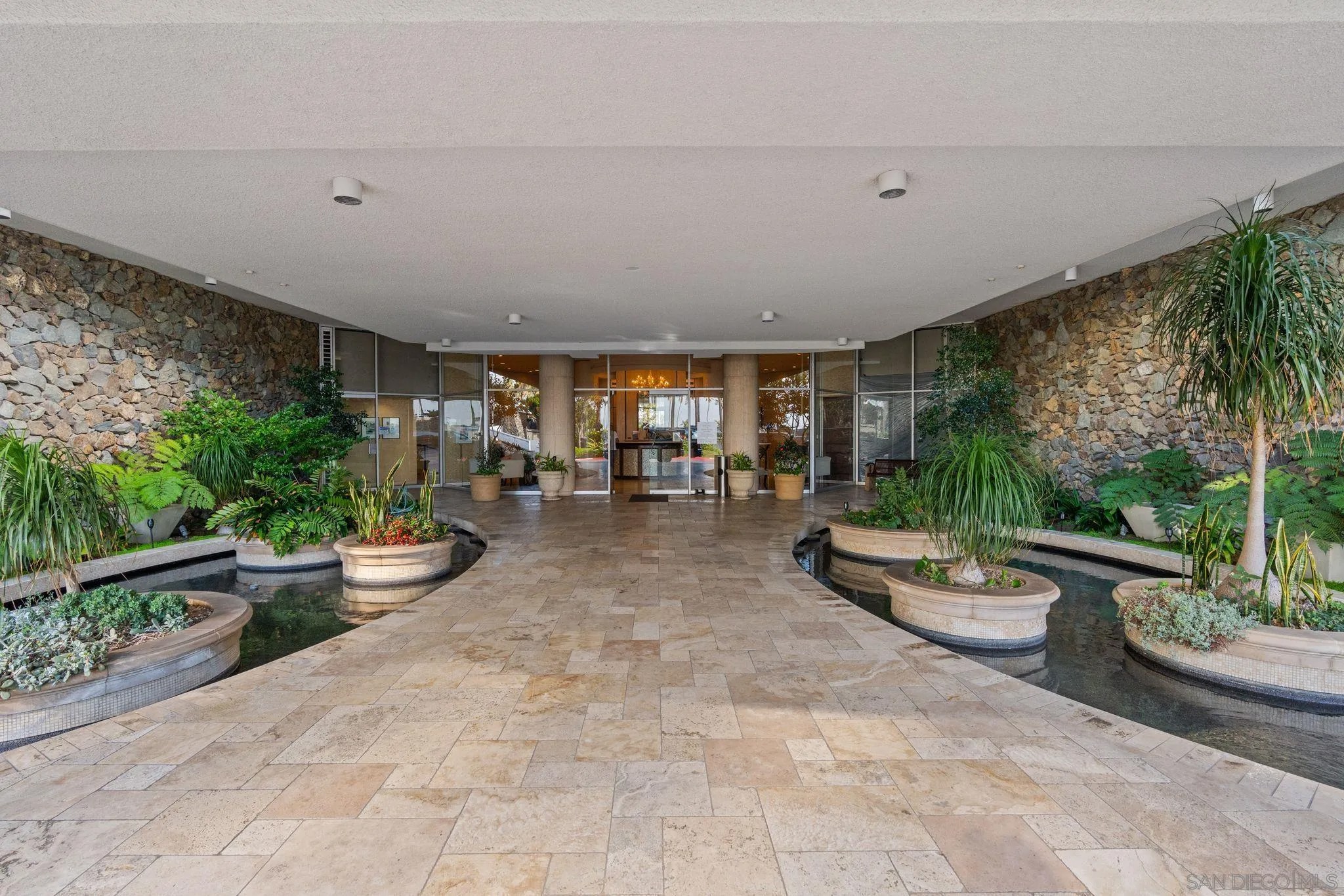 1820 Avenida Del Mundo 1504