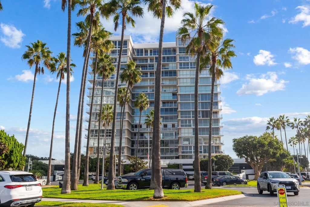 Photo of 1820 Avenida Del Mundo #1504, Coronado, CA 92118 (MLS # 250044099)