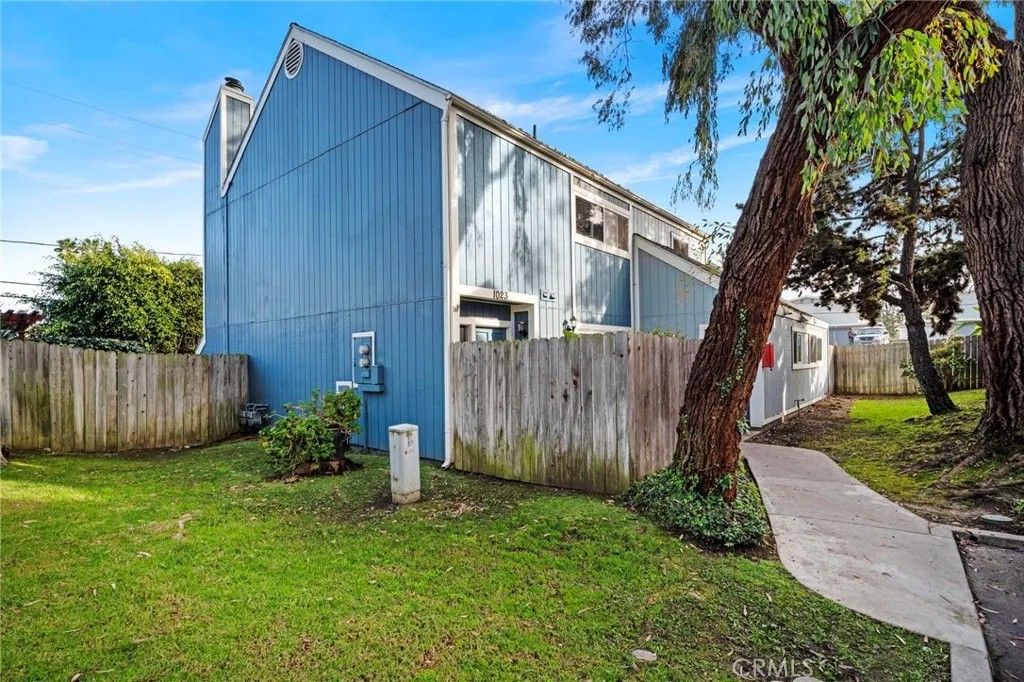 Photo of 1025 Sea Breeze Dr #11, Costa Mesa, CA 92627 (MLS # NP26022092)