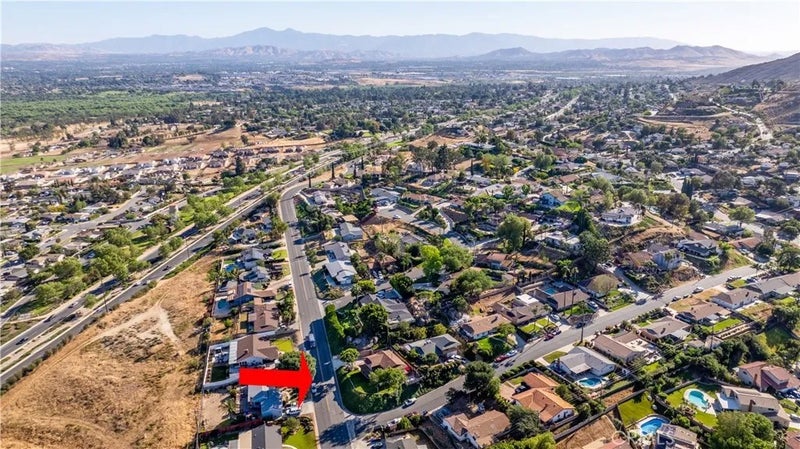 5425 Golden West