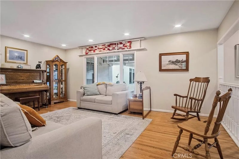 2524 E Evergreen