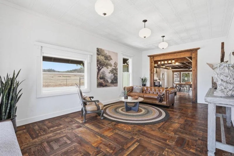 1077 Montecito Way