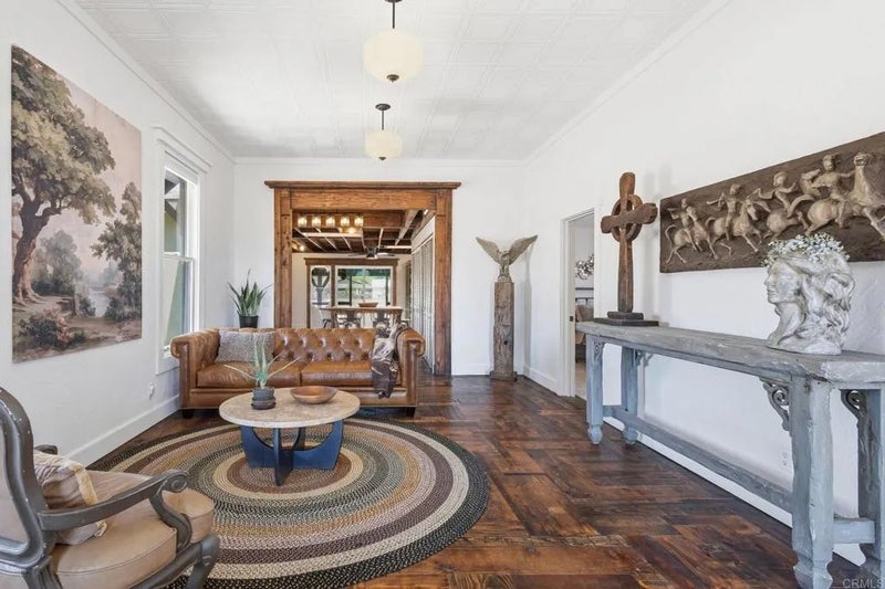 1077 Montecito Way