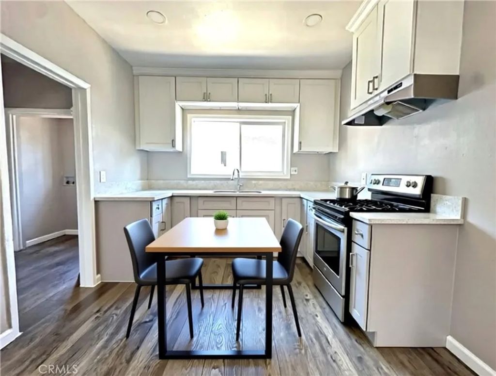 Photo of 155 W 43rd St, Los Angeles, CA 90037 (MLS # AR26083980)