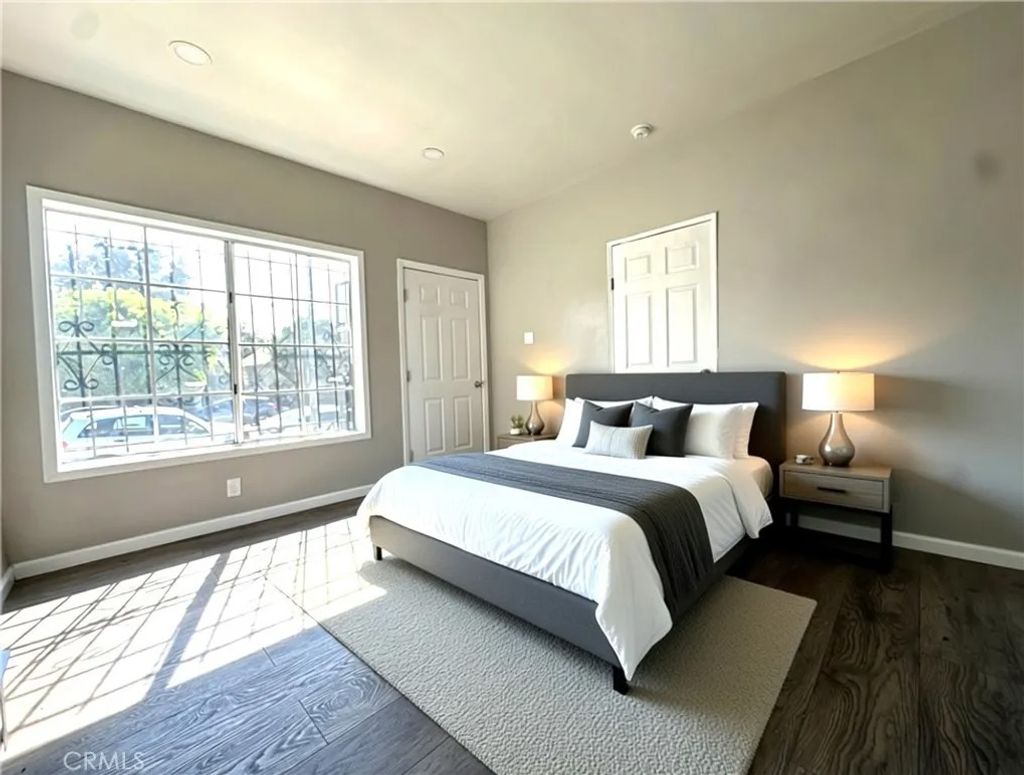 Photo of 155 W 43rd St, Los Angeles, CA 90037 (MLS # AR26083980)