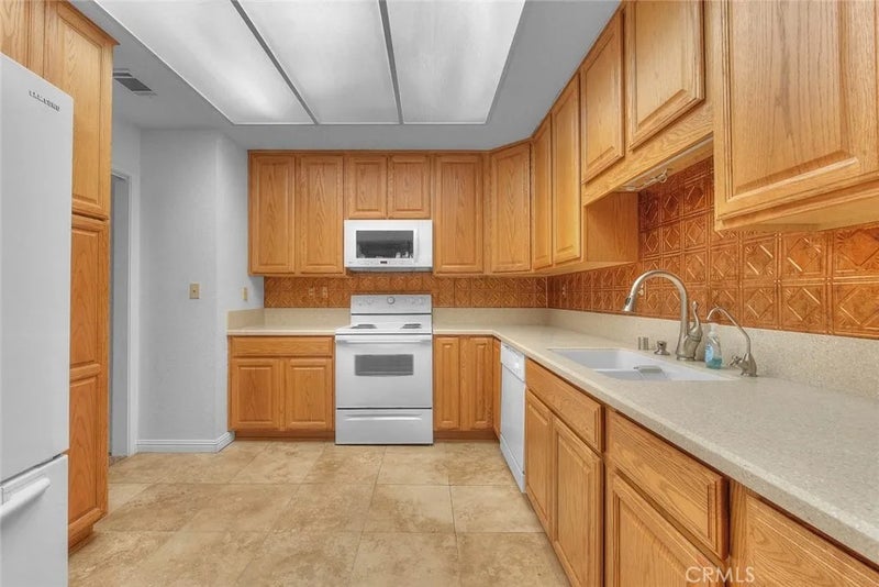 28307 Paseo Grande